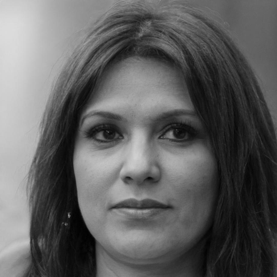 Portrait of Siobhan O'Malley, Technical Support Specialist at Lumoloxon Lux